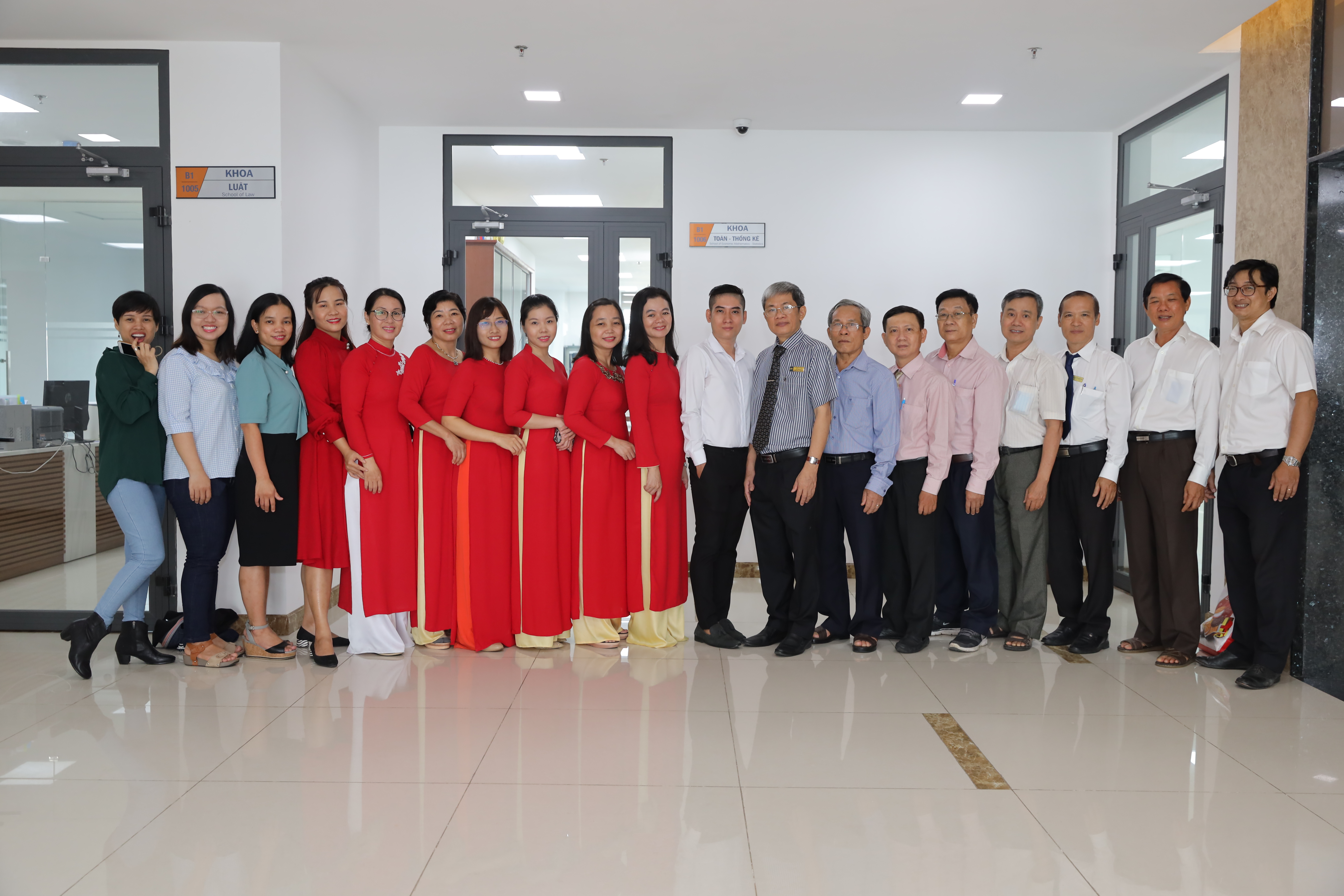 CHÚC MỪNG KHOA TOÁN - THỐNG KÊ  ĐẠT GIẢI BA CUỘC THI "NGƯỜI THẦY TRONG MẮT TÔI"